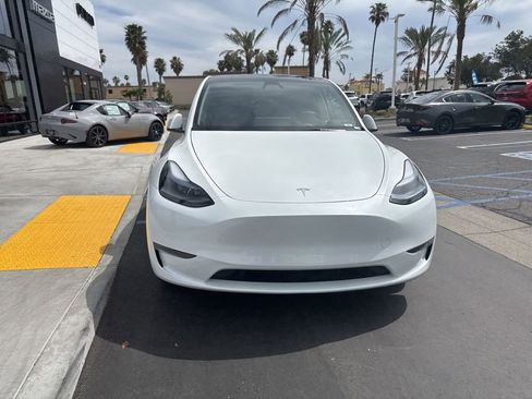 Used 2024 Tesla Model Y Long Range image 39