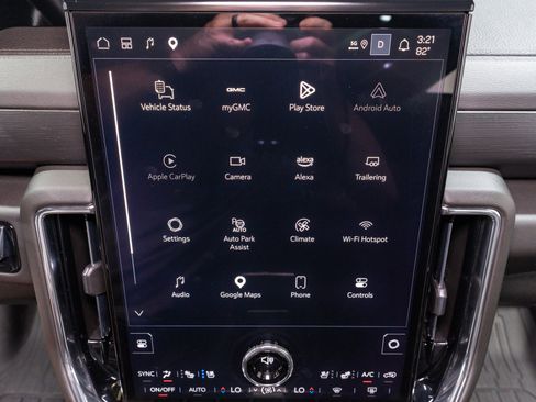 Used 2025 GMC Yukon Denali w/ Denali Reserve Package RWD image 20