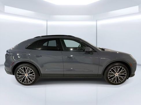 Certified 2026 Porsche Macan 4 Electric AWD/4WD image 8