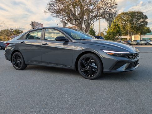 New 2026 Hyundai Elantra Sport image 2