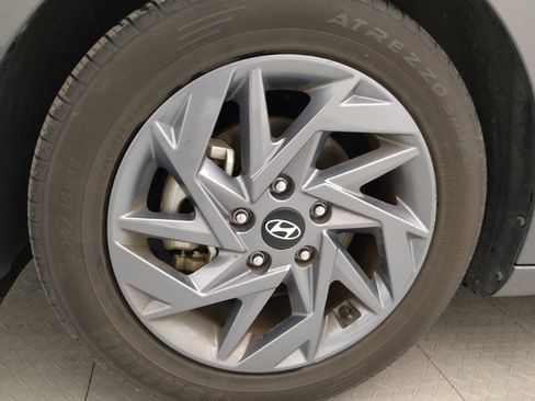 Used 2024 Hyundai Elantra SEL image 31