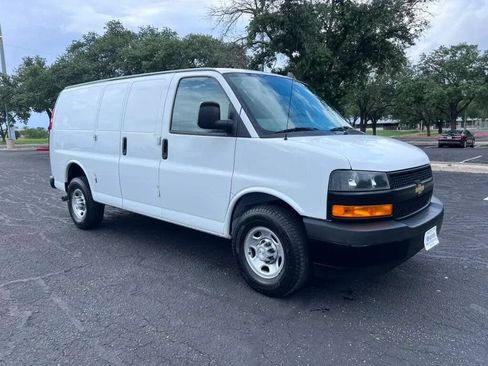 Used 2021 Chevrolet Express 2500 w/ Driver Convenience Package RWD image 5