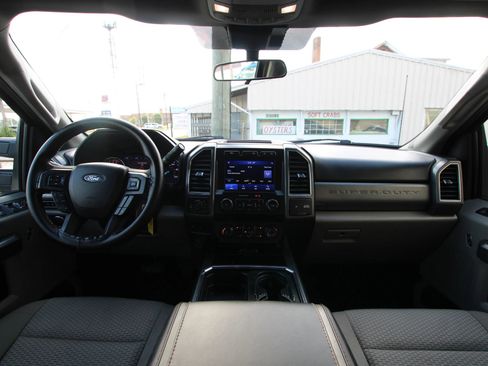 Used 2021 Ford F250 XLT w/ XLT Premium Package AWD/4WD image 13