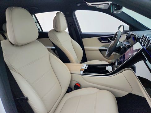Certified 2025 Mercedes-Benz GLC 300 4MATIC image 29