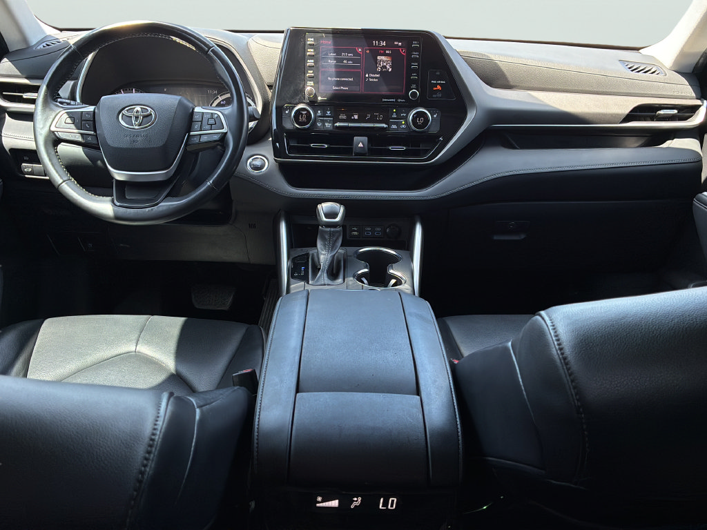 Used 2022 Toyota Highlander XLE FWD image 14