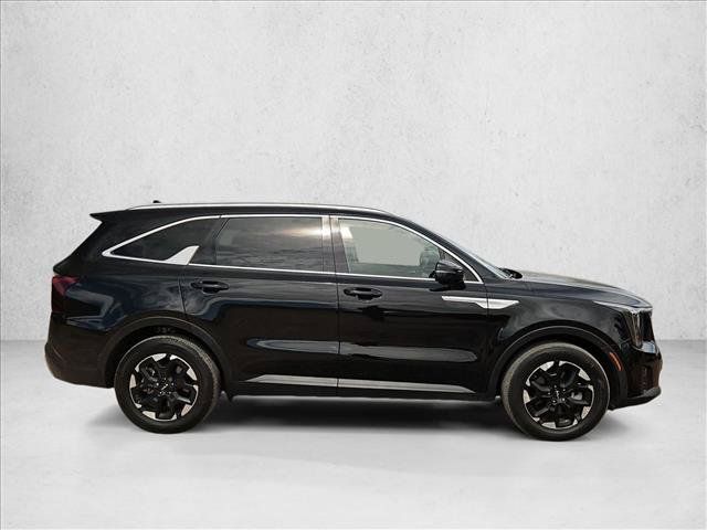 Used 2025 Kia Sorento S FWD image 4