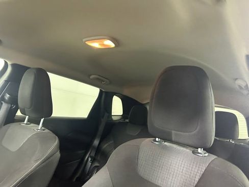 Used 2015 Jeep Cherokee Latitude w/ Cold Weather Group image 13