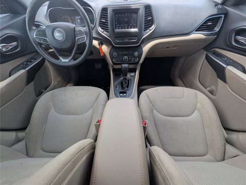 Used 2019 Jeep Cherokee Latitude w/ Popular Appearance Group FWD image 30