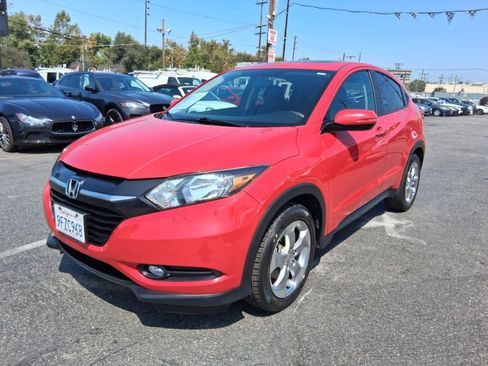 Used 2017 Honda HR-V EX image 3