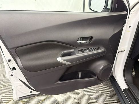 Used 2023 Nissan Kicks SV FWD image 11