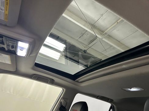 Used 2021 Toyota 4Runner Venture w/ Moonroof Package AWD/4WD image 18