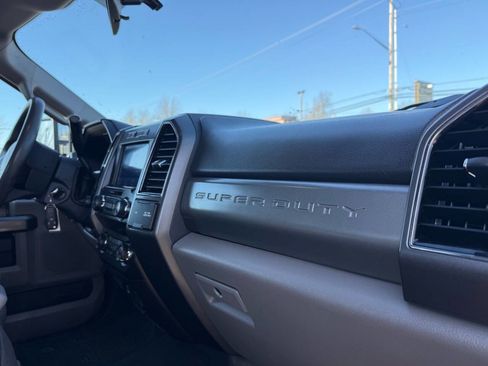 Used 2022 Ford F350 XLT w/ XLT Premium Package AWD/4WD image 12