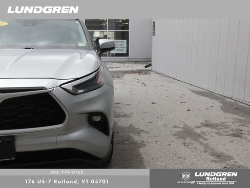 Used 2022 Toyota Highlander XLE image 49