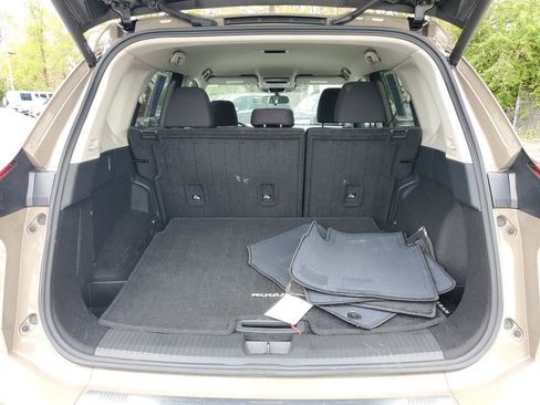 Used 2025 Nissan Rogue SV AWD/4WD image 8