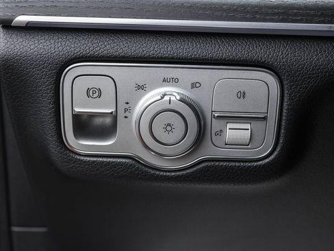 Used 2021 Mercedes-Benz GLS 450 4MATIC image 18