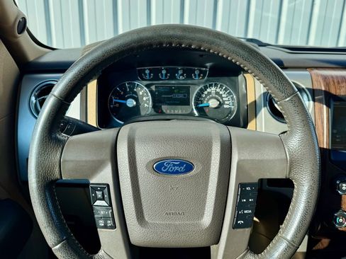 Used 2014 Ford F150 Lariat w/ Lariat Chrome Package image 21