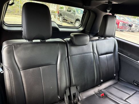 Used 2020 Ford Expedition Max XLT w/ Equipment Group 202A RWD image 29