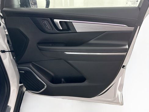 Used 2025 Buick Enclave Preferred image 34