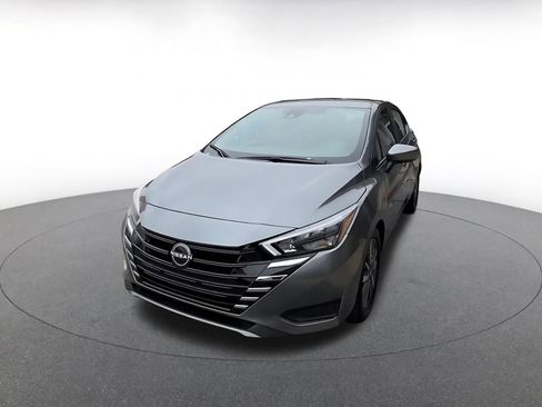 Used 2025 Nissan Versa SV FWD image 7