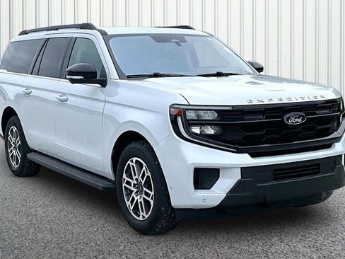 Used 2025 Ford Expedition Max Active AWD/4WD image 1