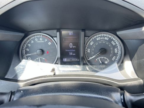 Used 2016 Toyota Tacoma TRD Off-Road AWD/4WD image 16
