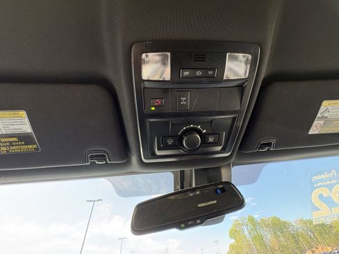 Used 2022 Toyota Tacoma TRD Off-Road AWD/4WD image 25