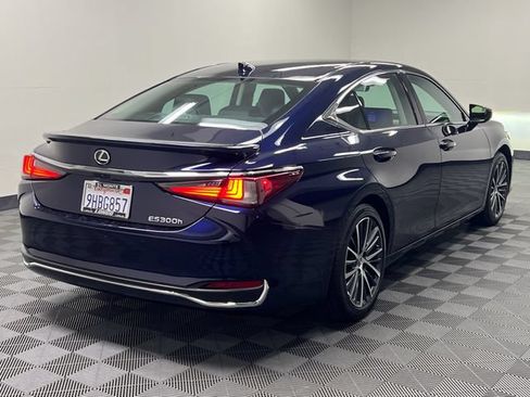 Certified 2023 Lexus ES 300h w/ Premium Package FWD image 5