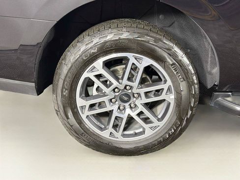 Used 2025 Ford Expedition Active AWD/4WD image 35