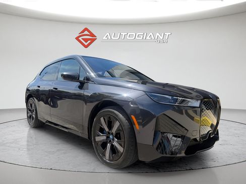 Used 2024 BMW iX xDrive50 w/ Sport Package AWD/4WD image 13