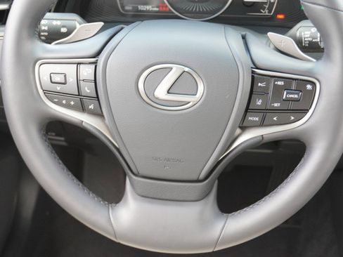 Certified 2025 Lexus ES 300h w/ Premium Package image 29