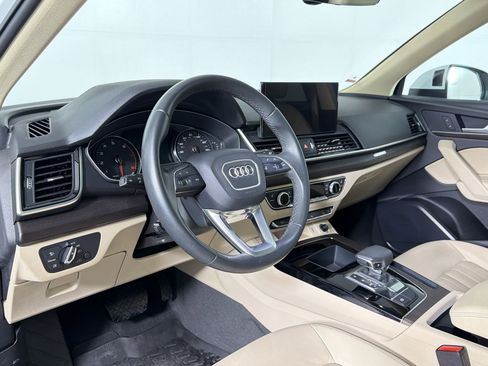 Used 2024 Audi Q5 2.0T Premium w/ Convenience Package AWD/4WD image 3
