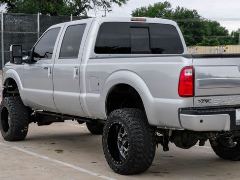 Used 2016 Ford F250 Platinum w/ FX4 Off-Road Package AWD/4WD image 12