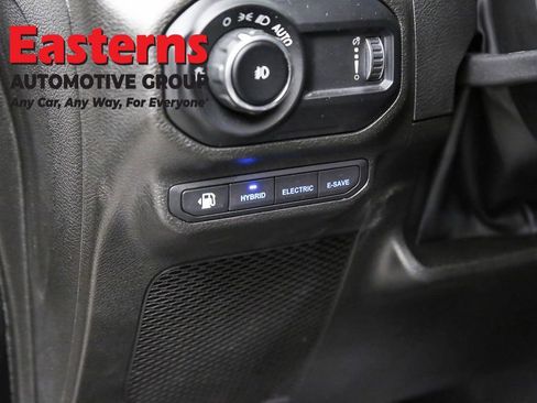 Used 2023 Jeep Wrangler Unlimited w/ Dual Top Group AWD/4WD image 23