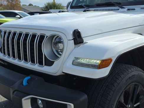 Used 2024 Jeep Wrangler Unlimited Sahara image 6