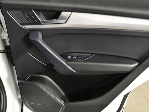 Certified 2025 Audi Q5 2.0T Premium image 23