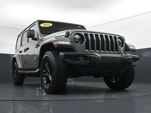 Used 2021 Jeep Wrangler Unlimited Sahara AWD/4WD image 31