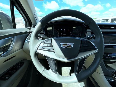Certified 2023 Cadillac XT5 Premium Luxury w/ Technology Package AWD/4WD image 15