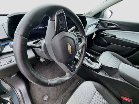 Used 2025 Chevrolet Trax LT w/ Driver Confidence Package FWD image 11