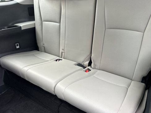 Certified 2024 Toyota Grand Highlander Limited image 19