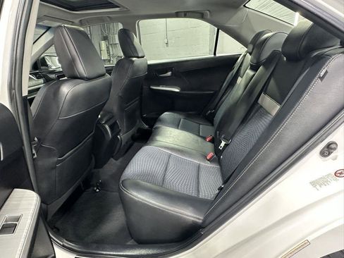 Used 2012 Toyota Camry SE FWD image 23