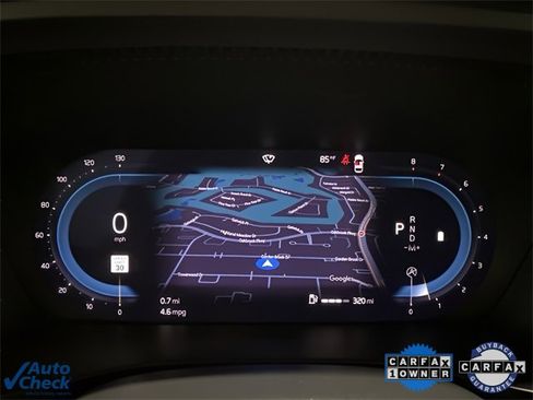 Used 2025 Volvo XC40 B5 Core image 9