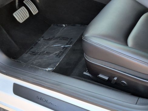 Used 2022 Tesla Model 3 Performance image 17