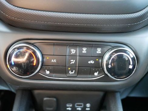 Used 2023 Chevrolet TrailBlazer LT AWD/4WD image 16