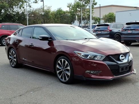 Used 2016 Nissan Maxima SR FWD image 3