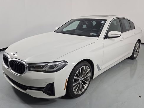 Certified 2022 BMW 540i xDrive w/ Convenience Package image 3
