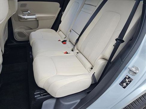 Used 2026 Mercedes-Benz GLB 250 image 18