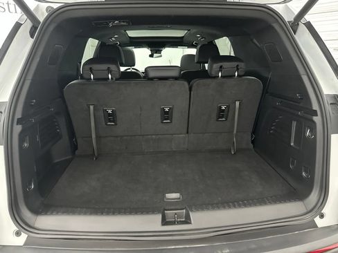 Used 2025 Chevrolet Traverse LT w/ Sun and Wheel Package FWD image 30