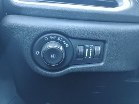 New 2026 Chrysler Pacifica Select image 41