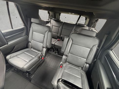 Used 2021 GMC Yukon Denali w/ Denali Premium Package image 24