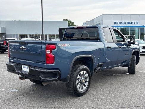 Used 2024 Chevrolet Silverado 2500 Custom w/ Custom Value Package AWD/4WD image 10